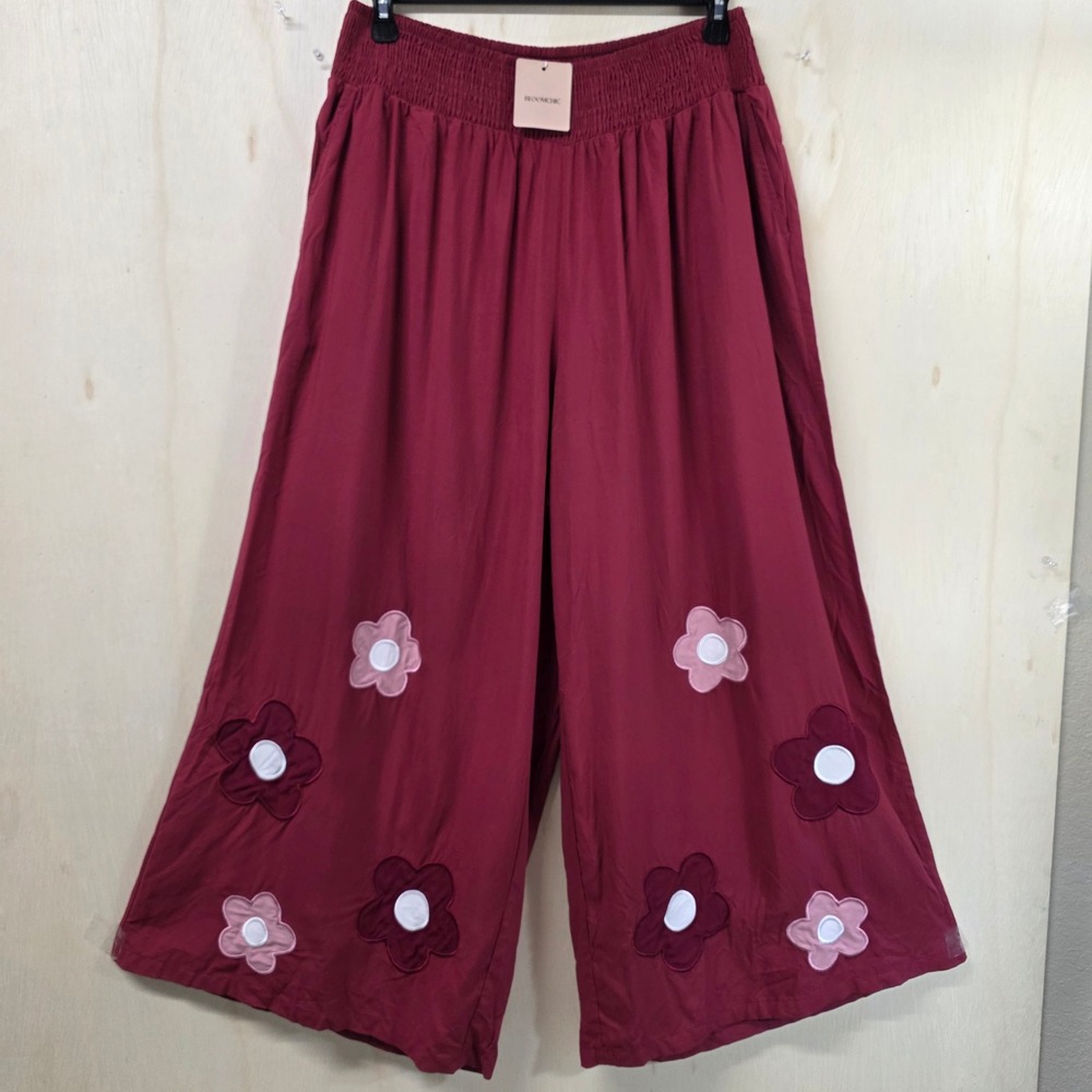 BloomChic Red Floral Applique Wide Leg Smocked Waist Rayon Pants Plus Size 18-20
